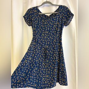 Like New! Forever 21 Dress with tie waist